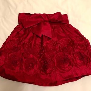 Red rose appliquéd short skirt with tulle size S